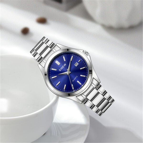 Fashionable Casual Stainless Steel Strap Calendar Quartz Watch